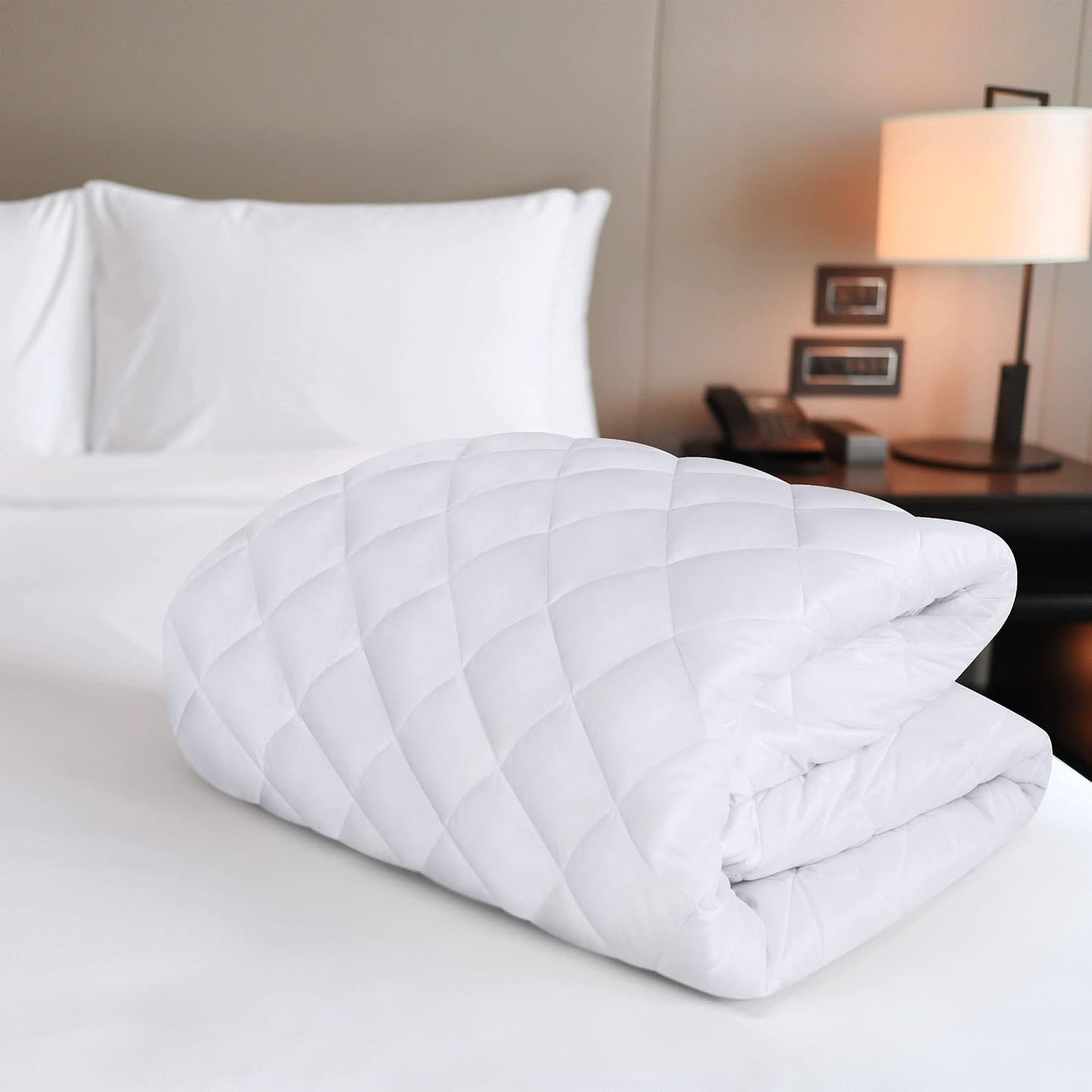 Utopia Bedding Quilted Fitted Mattress Pad - Queen Size (Up to 16" Deep Pocket) Machine Washable