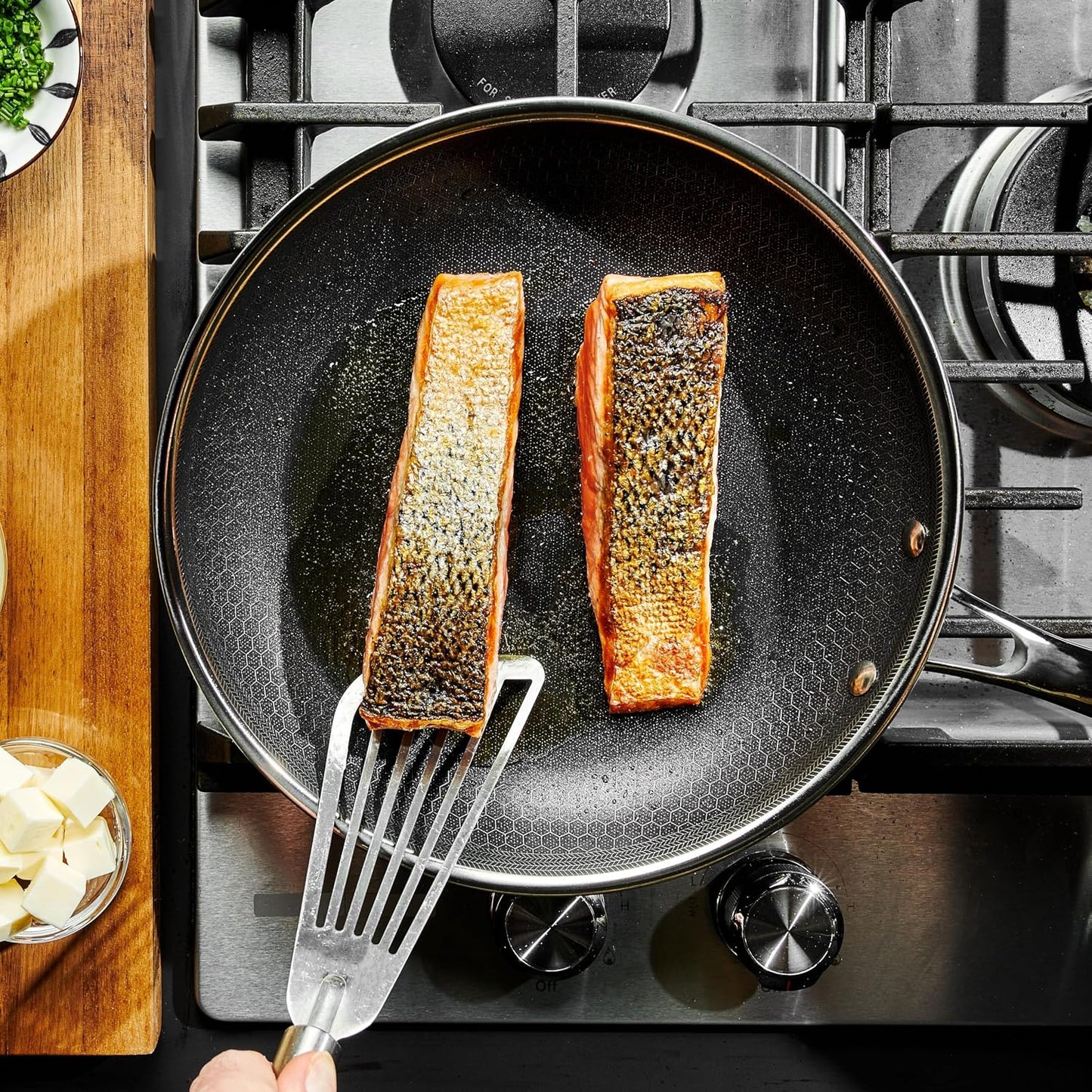 HexClad 10-Inch Hybrid Nonstick Pan with Lid - Perfect for Family Dinners, Easy Clean