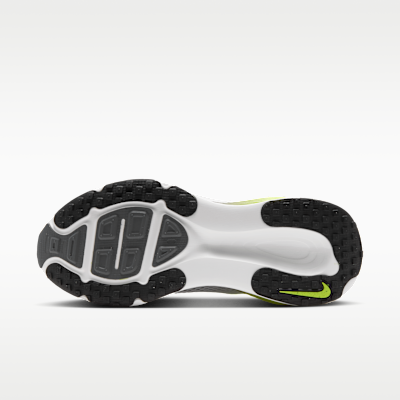 Nike Vomero 18 - White / Lemon Venom / Dark Grey / Black - product image 2