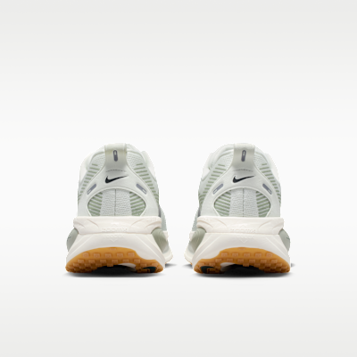 Nike Vomero 18 - Spruce Aura / Jade Horizon / Light Silver / Black Spruce - product image 6