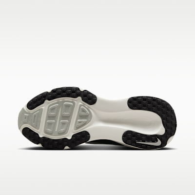 Nike Vomero 18 - Black / Coconut Milk / Light Iron Ore / Summit White - product image 2