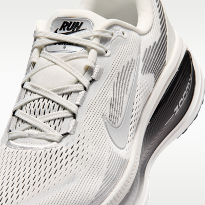 Nike Vomero 18 - Summit White / Black / Off White / Metallic Silver - product image 7