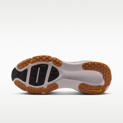 Nike Vomero 18 - Grey Fog / Summit White / Light Iron Ore / Metallic Dark Grey - product image 2