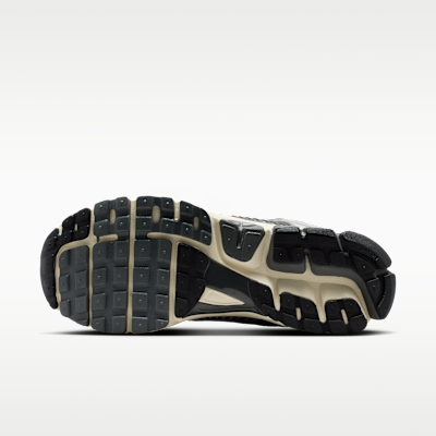 Nike Zoom Vomero 5 - Iron Grey / Metallic Silver / Coconut Milk / Chrome - product image 2