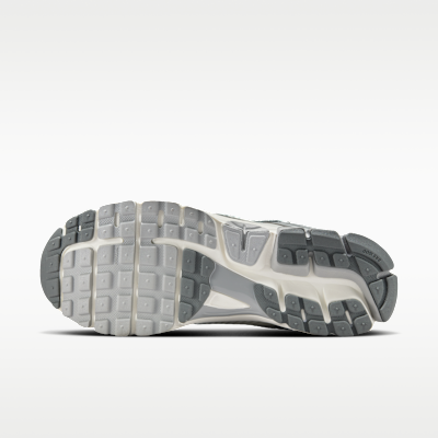 Nike Zoom Vomero 5 - Summit White / Light Smoke Grey / Smoke Grey / Metallic Silver - product image 2