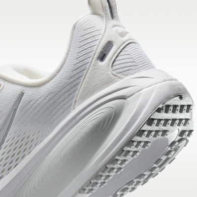 Nike Vomero 18 - White / Photon Dust / Summit White / Metallic Silver - product image 8