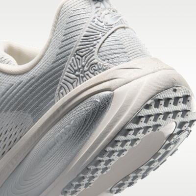 Nike Vomero 18 SE - Phantom / Grey Fog / Metallic Silver / Summit White - product image 8