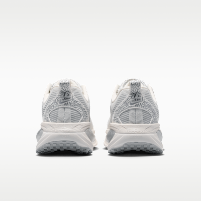 Nike Vomero 18 SE - Phantom / Grey Fog / Metallic Silver / Summit White - product image 6