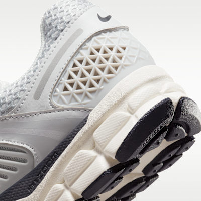 Nike Zoom Vomero 5 - Photon Dust / Gridiron / Sail / Chrome - product image 8