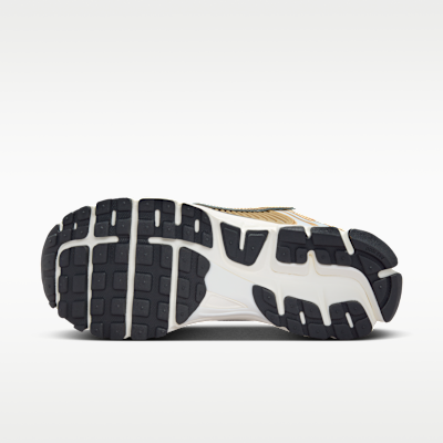 Nike Zoom Vomero 5 - Photon Dust / Gridiron / Sail / Metallic Gold - product image 2