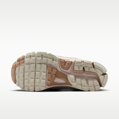 Nike Zoom Vomero 5 - Light Orewood Brown / Hemp / Phantom / Metallic Gold - product image 2