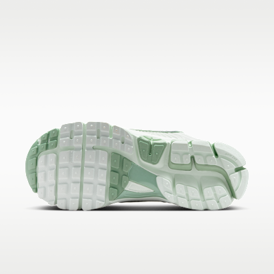 Nike Zoom Vomero 5 - Barely Green / Steam / Spruce Aura / Metallic Silver - product image 2