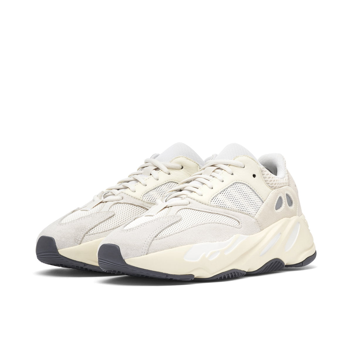 Adidas Yeezy Boost 700 - Analog - view 3